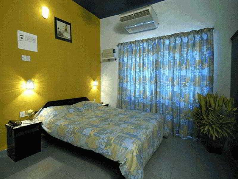 Libton Manor Hotell Candolim Exteriör bild