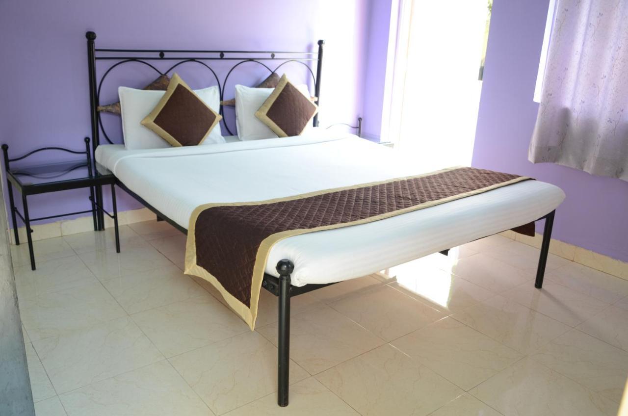 Libton Manor Hotell Candolim Exteriör bild